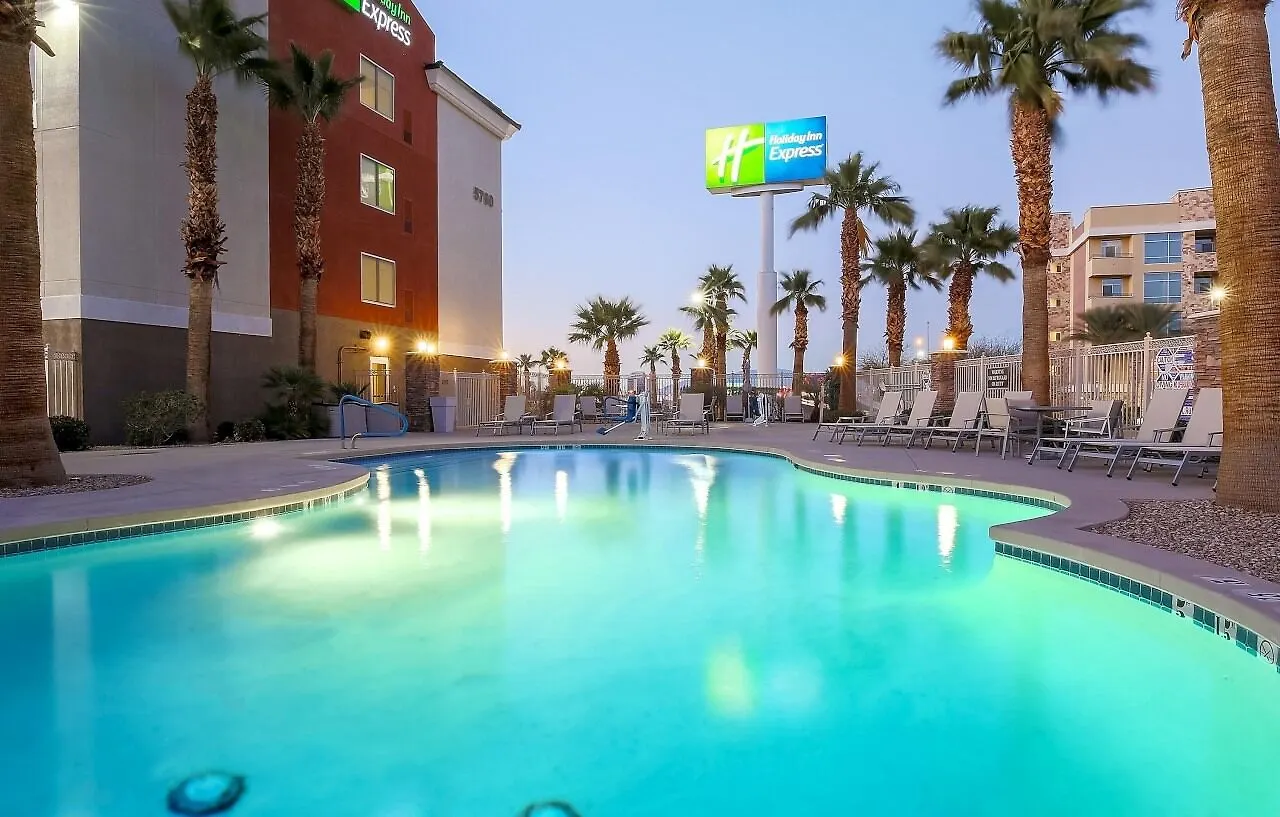Holiday Inn Express Las Vegas Stadium Area By Ihg 3*,