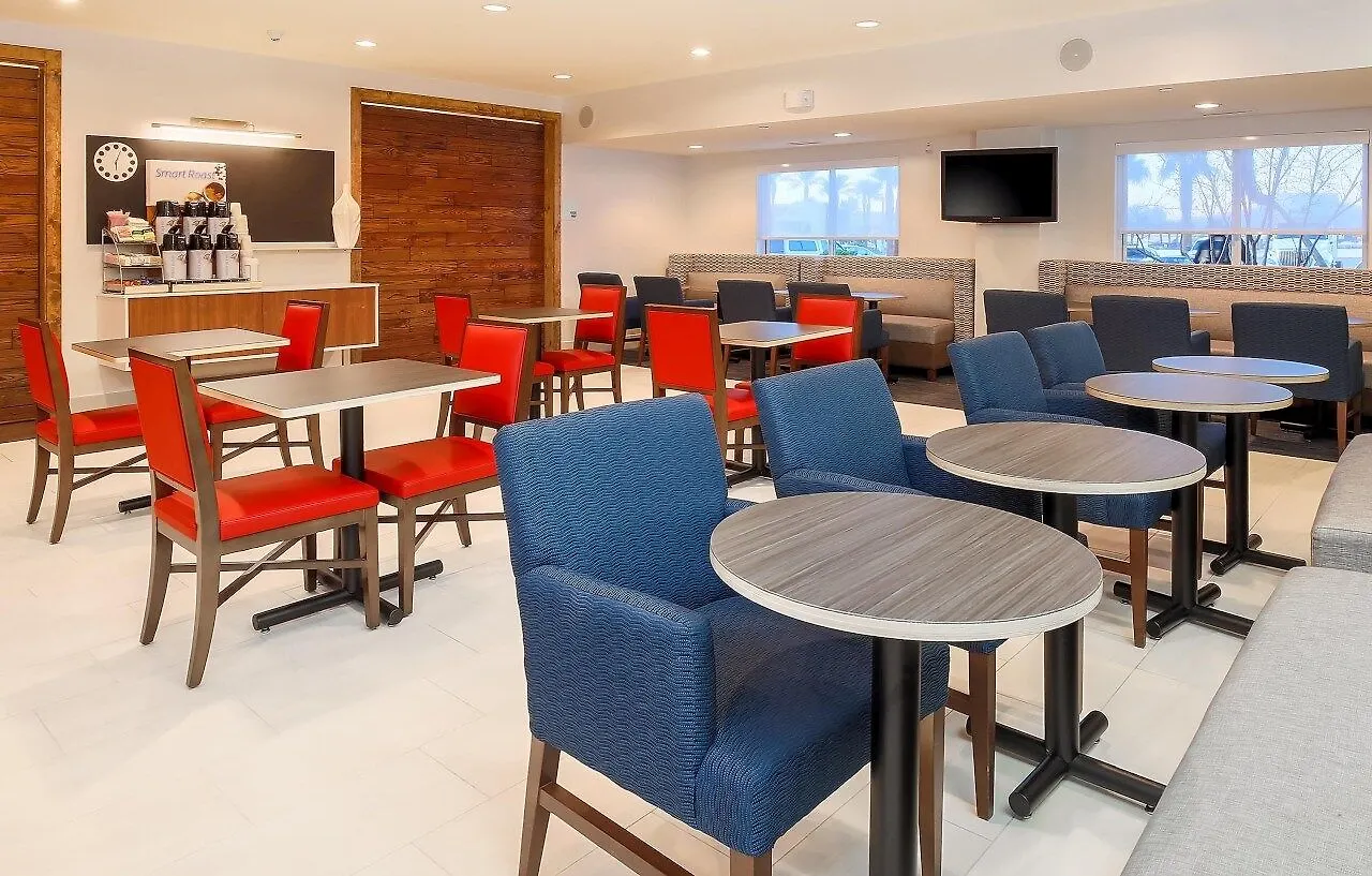Holiday Inn Express Las Vegas Stadium Area By Ihg Hotel